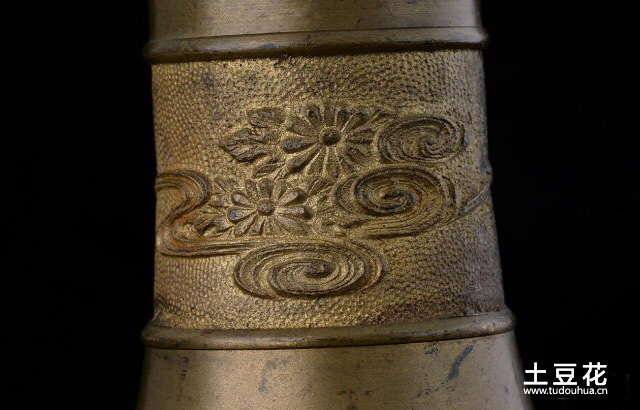 青铜老花瓶花纹